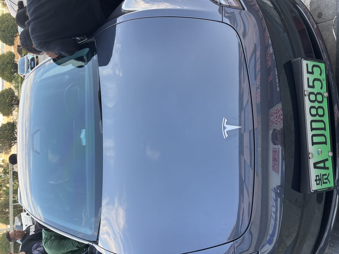 特斯拉MODEL3装贴稀拓系列太阳膜75/稀拓系列太阳膜35