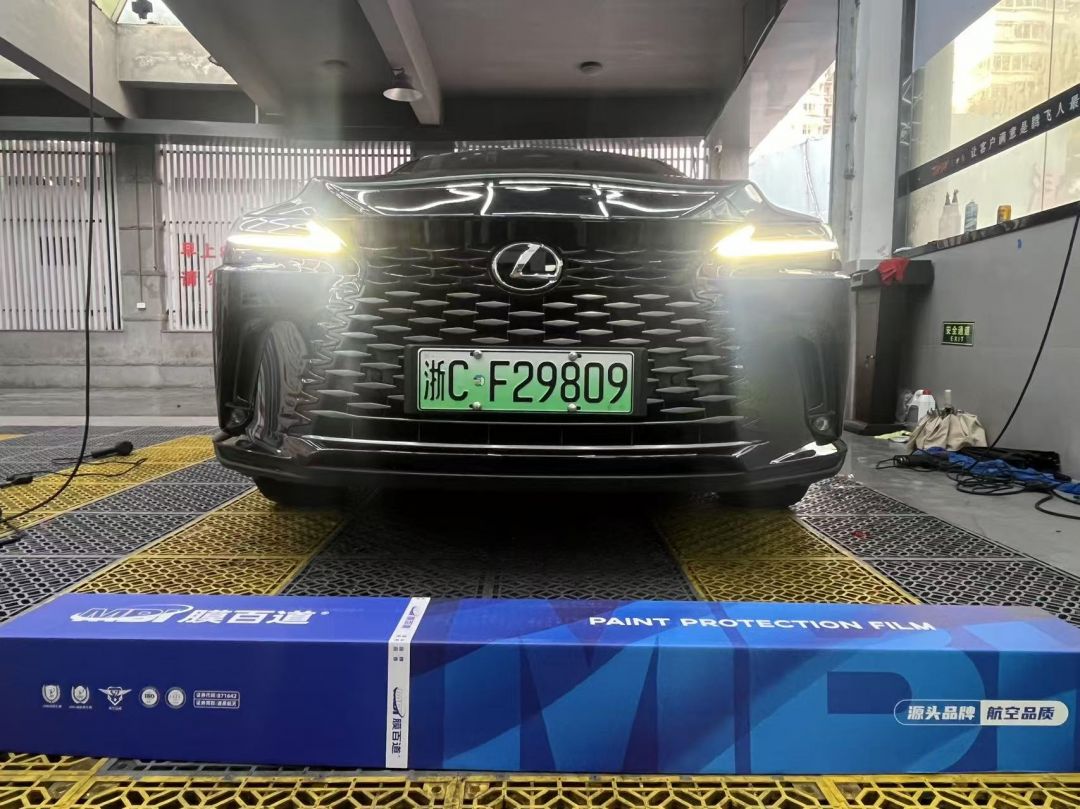 雷克萨斯雷克萨斯RX450H+装贴M6-钻石系列车衣6.5