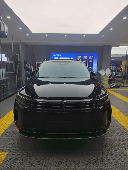 赛力斯问界M7装贴稀拓系列太阳膜75/稀拓系列太阳膜35