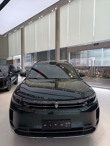 赛力斯m7装贴稀拓系列太阳膜75/稀拓系列太阳膜35