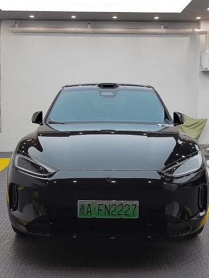 赛力斯问界M5装贴稀拓系列太阳膜75/稀拓系列太阳膜35