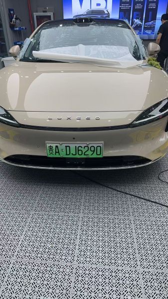 奇瑞智界r7装贴稀拓系列太阳膜75/稀拓系列太阳膜35