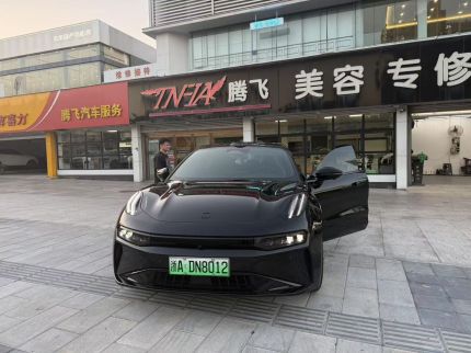 极氪001装贴稀拓系列太阳膜75/稀拓系列太阳膜35