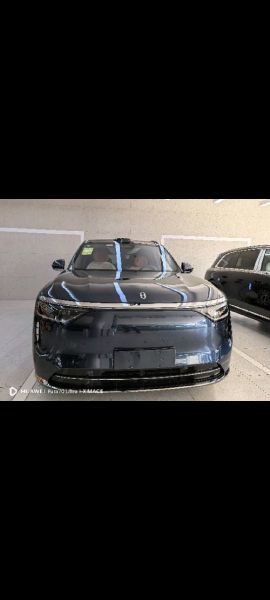 赛力斯问界M8装贴稀拓系列太阳膜75/稀拓系列太阳膜35
