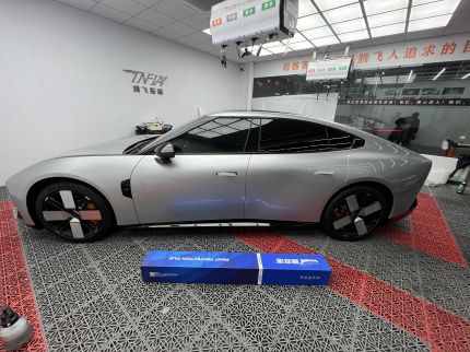小鹏P7装贴稀拓系列太阳膜75/稀拓系列太阳膜15