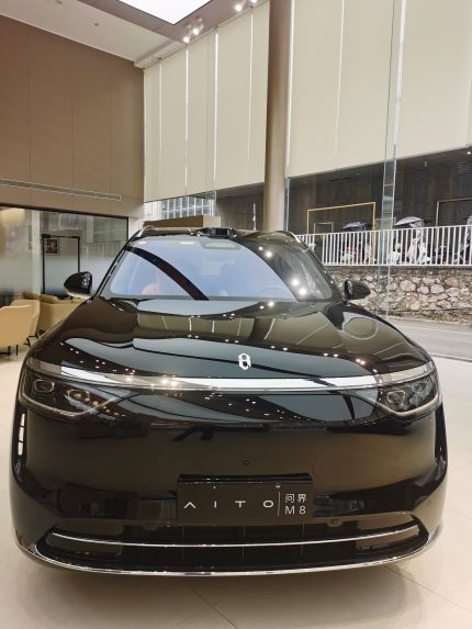 赛力斯问界M8装贴稀拓系列太阳膜75/稀拓系列太阳膜35