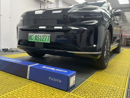 乐道L90装贴稀拓系列太阳膜75/稀拓系列太阳膜15
