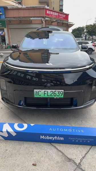 理想L8装贴稀拓系列太阳膜75/稀拓系列太阳膜15